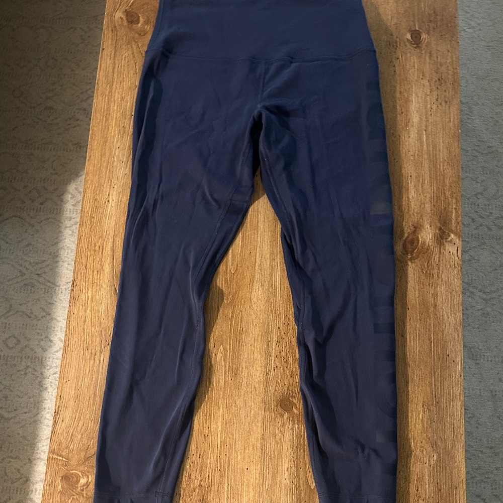 Lululemon Align Pant 25” from 2022 (old align fabric)